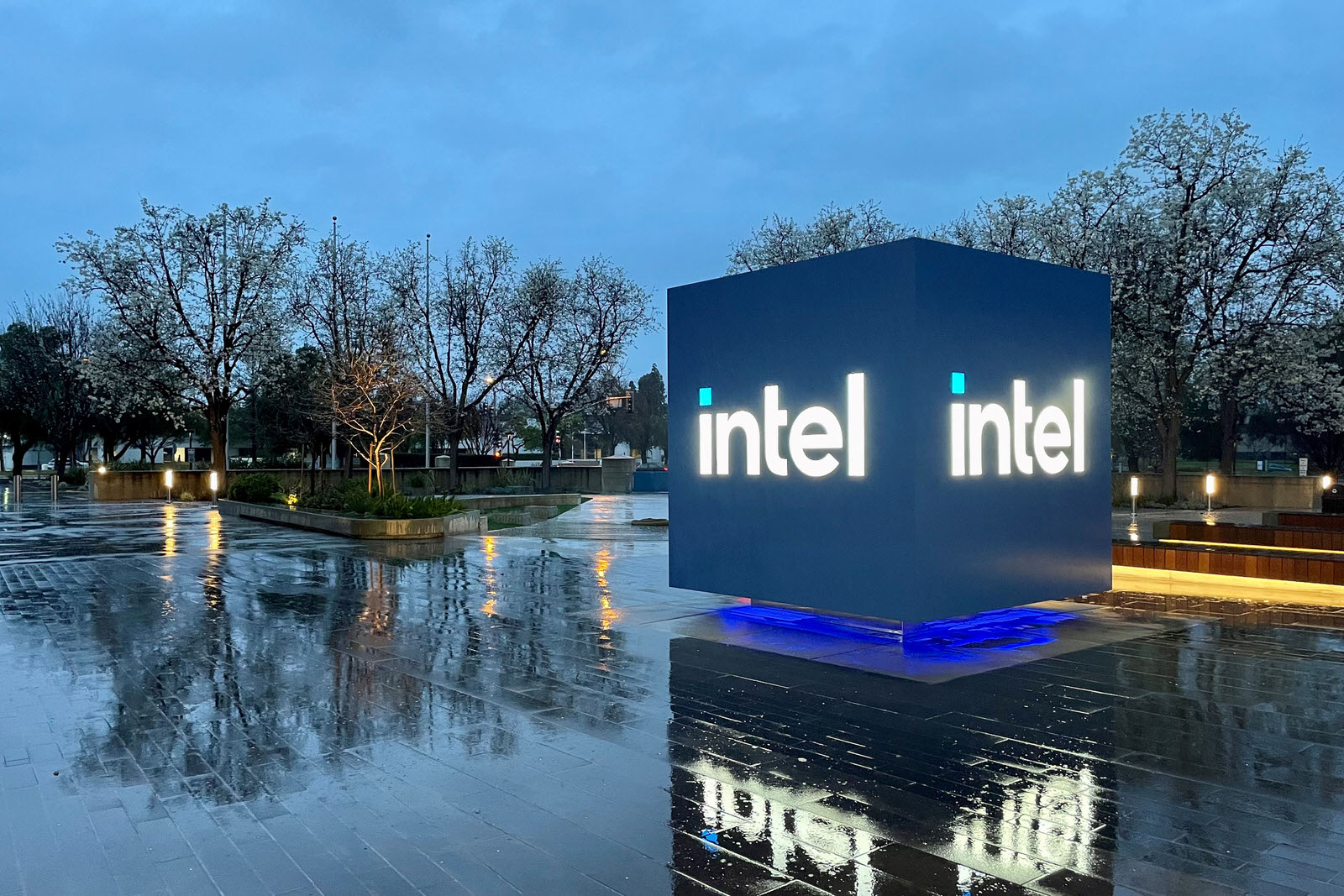 La Cina blocca AMD, Intel e Microsoft ne PC governativi
