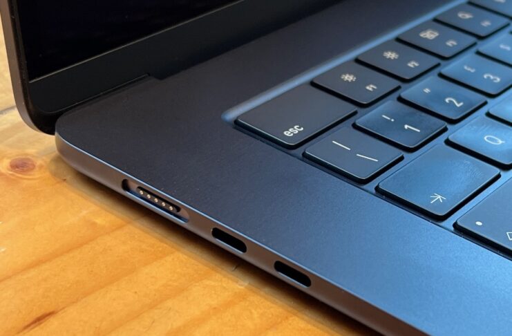 MacBook air 15 m2 2023 foto dini 6