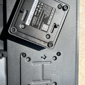 Recensione Mini IT 11 di Geekom, il mini PC potente e bello da vedere