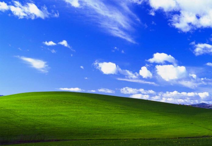 Lo storico sfondo di Windows XP ricreato in 4K