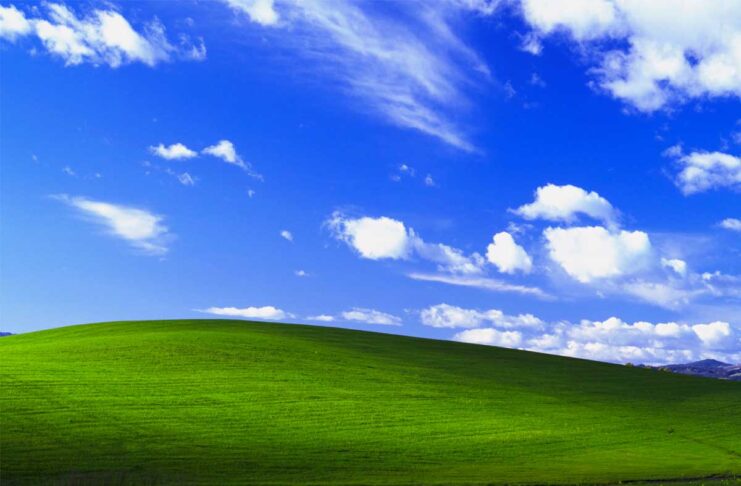Lo storico sfondo di Windows XP ricreato in 4K