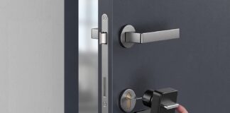 Serratura smart SwitchBot Lock con hub WiFi su Amazon con il 40% di sconto