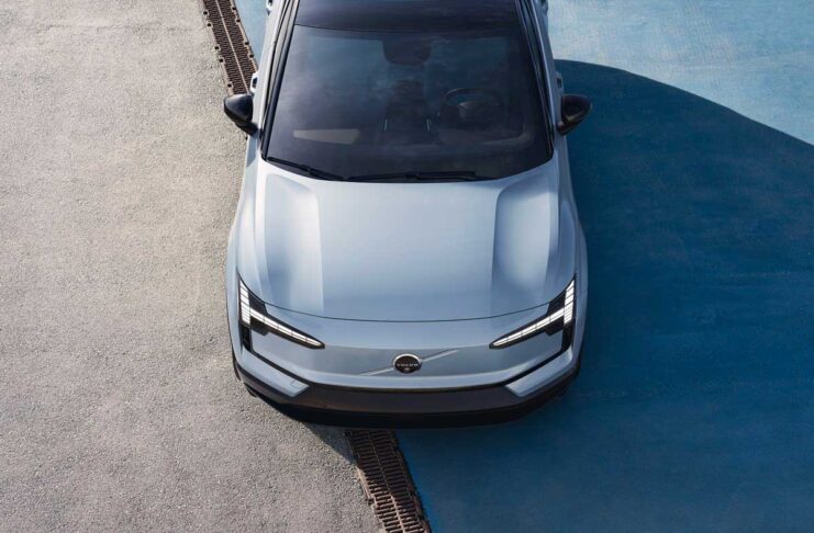 Volvo EX30, nuovo SUV compatto completamente elettrico