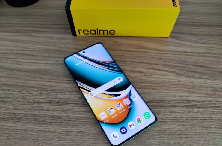 Realme 11 Pro Plus 5G, l'unboxing mostra un lato B mozzafiato