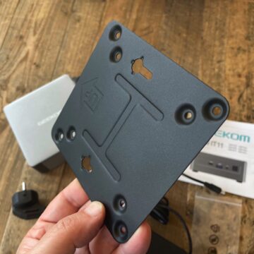 Recensione Mini IT 11 di Geekom, il mini PC potente e bello da vedere