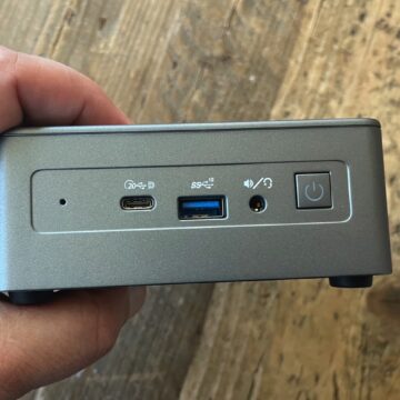 Recensione Mini IT 11 di Geekom, il mini PC potente e bello da vedere