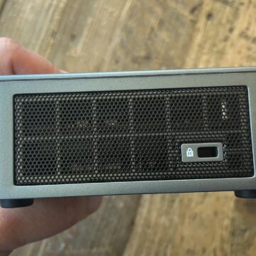 Recensione Mini IT 11 di Geekom, il mini PC potente e bello da vedere