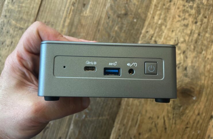 Recensione Mini IT 11 di Geekom, il mini PC potente e bello da vedere