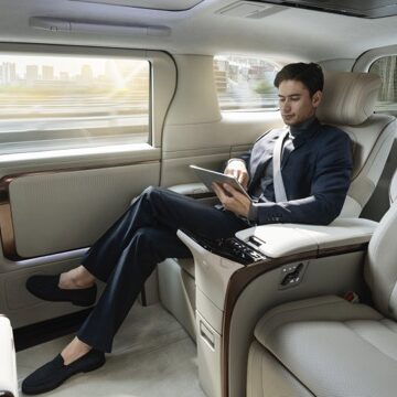 Lexus LM, in Europa il monovolume di lusso