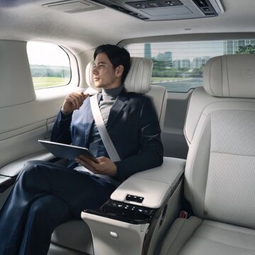 Lexus LM, in Europa il monovolume di lusso