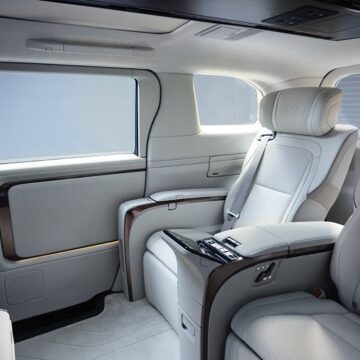 Lexus LM, in Europa il monovolume di lusso