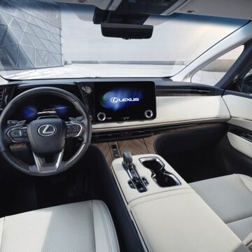 Lexus LM, in Europa il monovolume di lusso