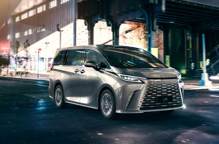 Lexus LM, in Europa il monovolume di lusso