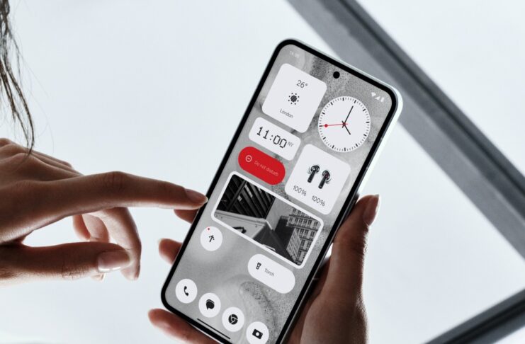Nothing Phone (2) migliora tutto e rende Android elegante