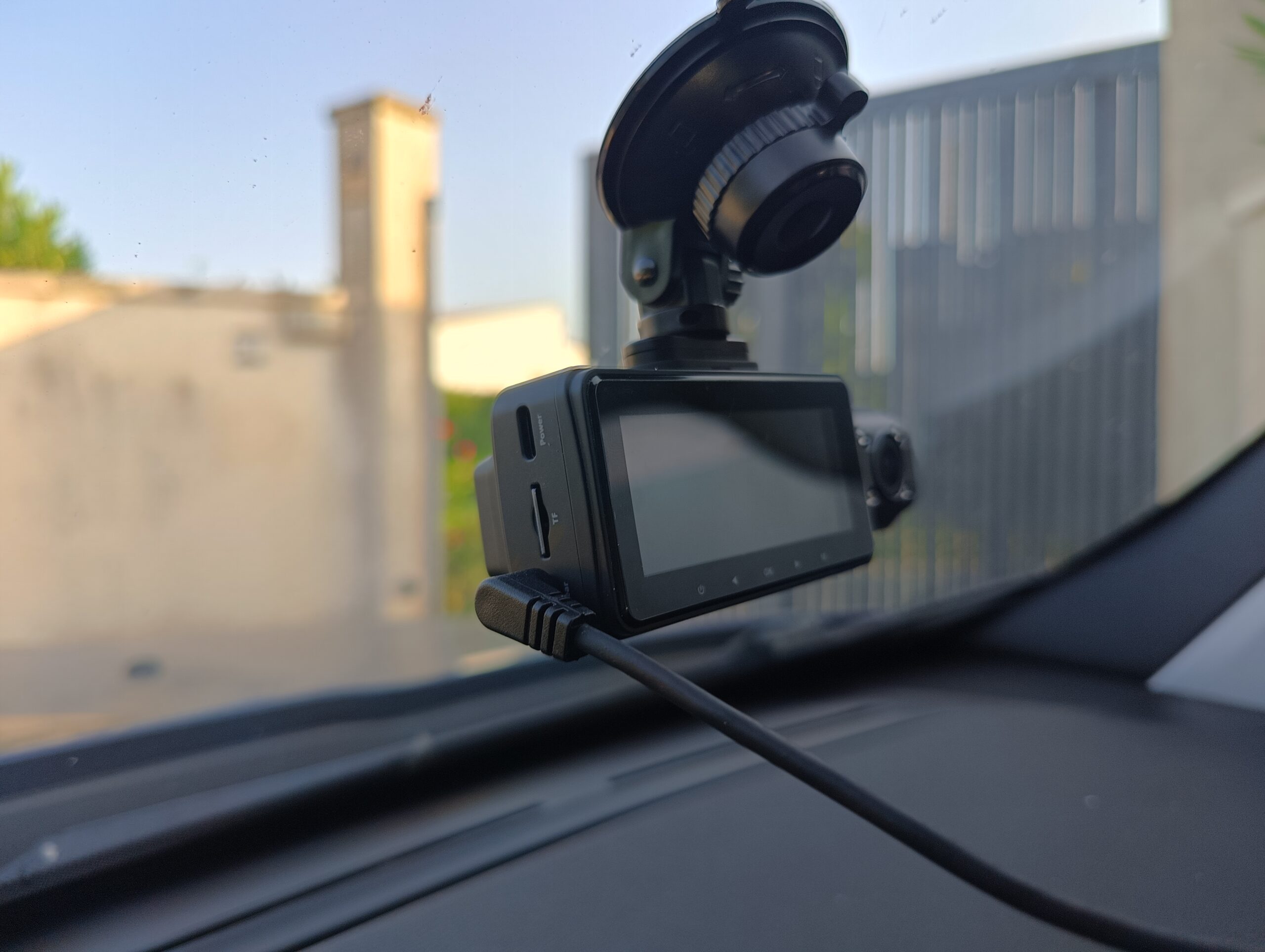 In prova Dash Cam Lanmodo D1, sicurezza in auto a 360 gradi