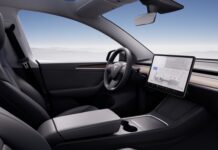Tesla richiama due milioni di auto per rendere più sicuro Autopilot Tesla, nell’app iPhone trovato il primo riferimento ad AirPlay