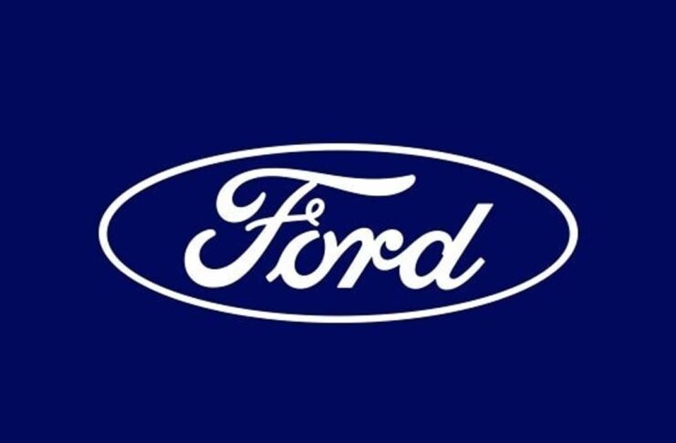 Ford, assunto ex dirigente Apple per sistema a mani libere durante la guida