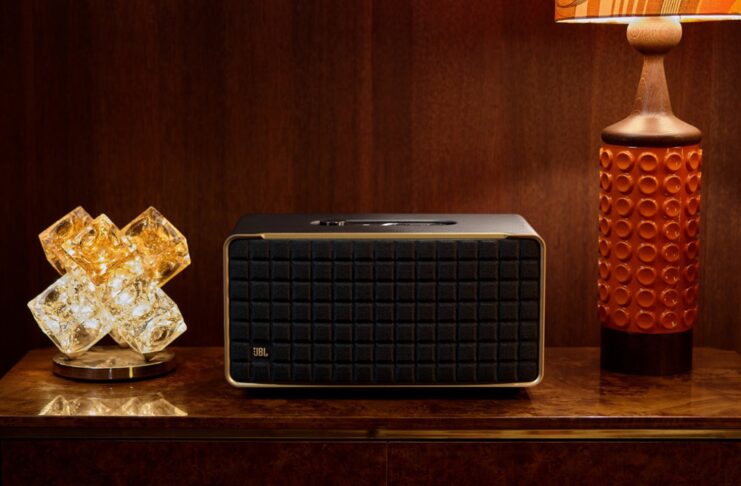 Gli altoparlanti JBL Authentics fanno usare Alexa e Assistente Google insieme