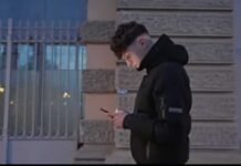 A Padova luce rossa sul marciapiede per proteggere i pedoni dalla distrazione da smartphone