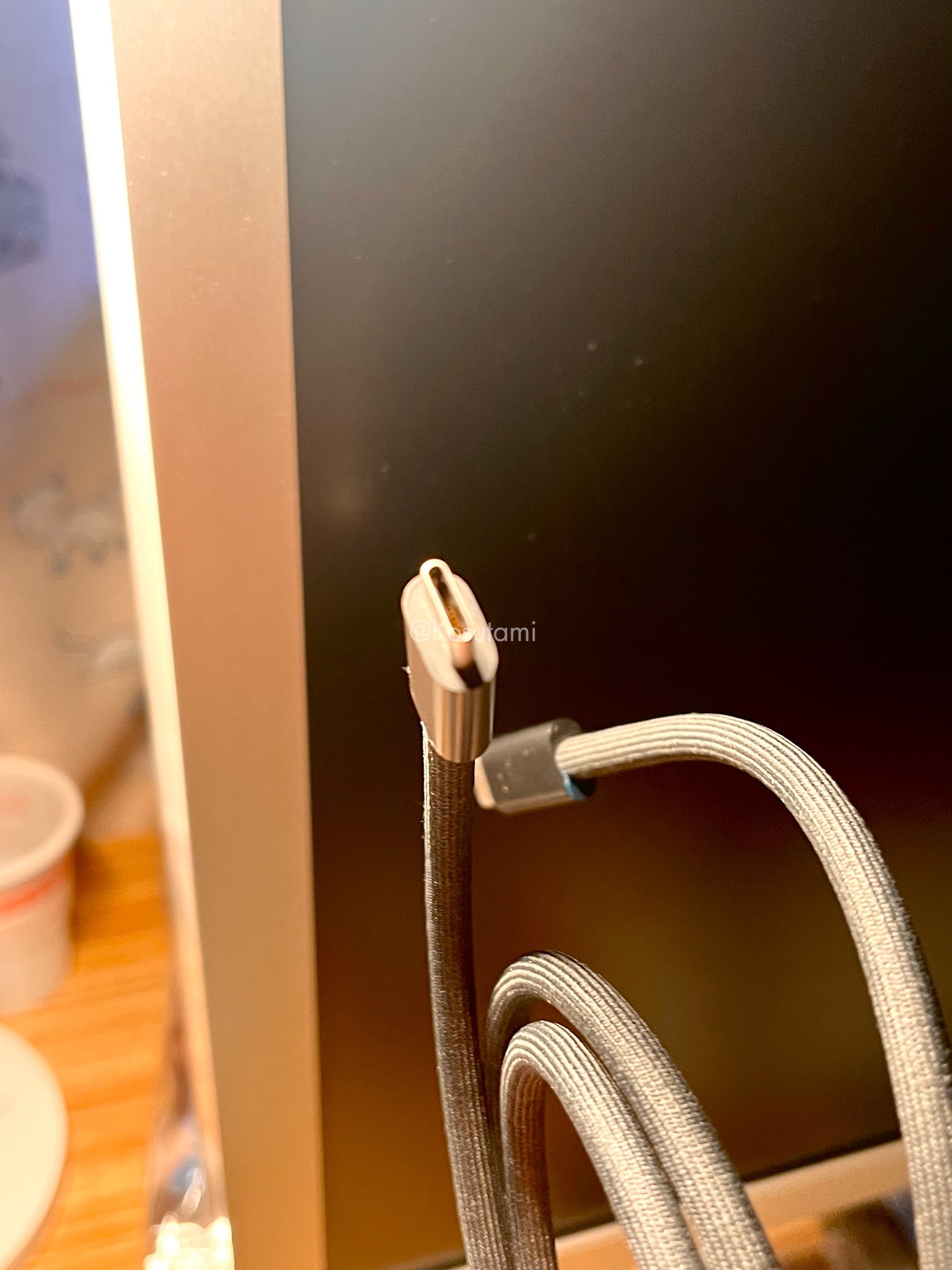 Apple potrebbe vendere un cavo USB-C per iPhone 15 Pro super veloce