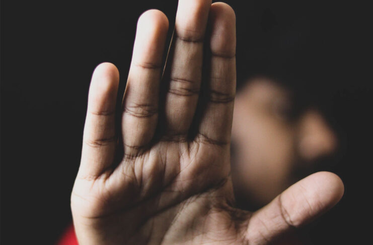 Il Garante mette in guardia chi condivide il video della violenza di Palermo