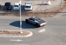 Tesla Cybertruck, il raggio di sterzata è di un altro mondo