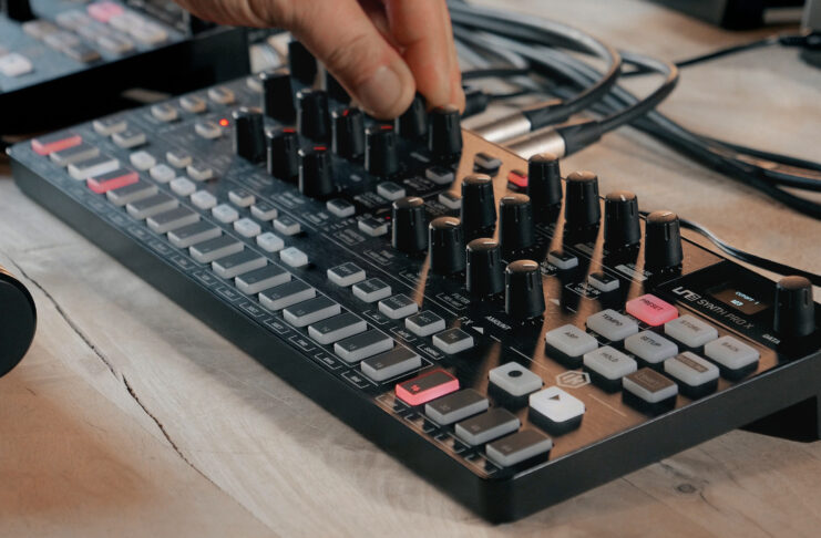 [EMBARGO 3/8 ore 11:00] UNO Synth PRO X, il sintetizzatore parafonico di IK Multimedia