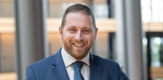 Chi è il politico europeo che ha costretto Apple ad abbandonare Lightning