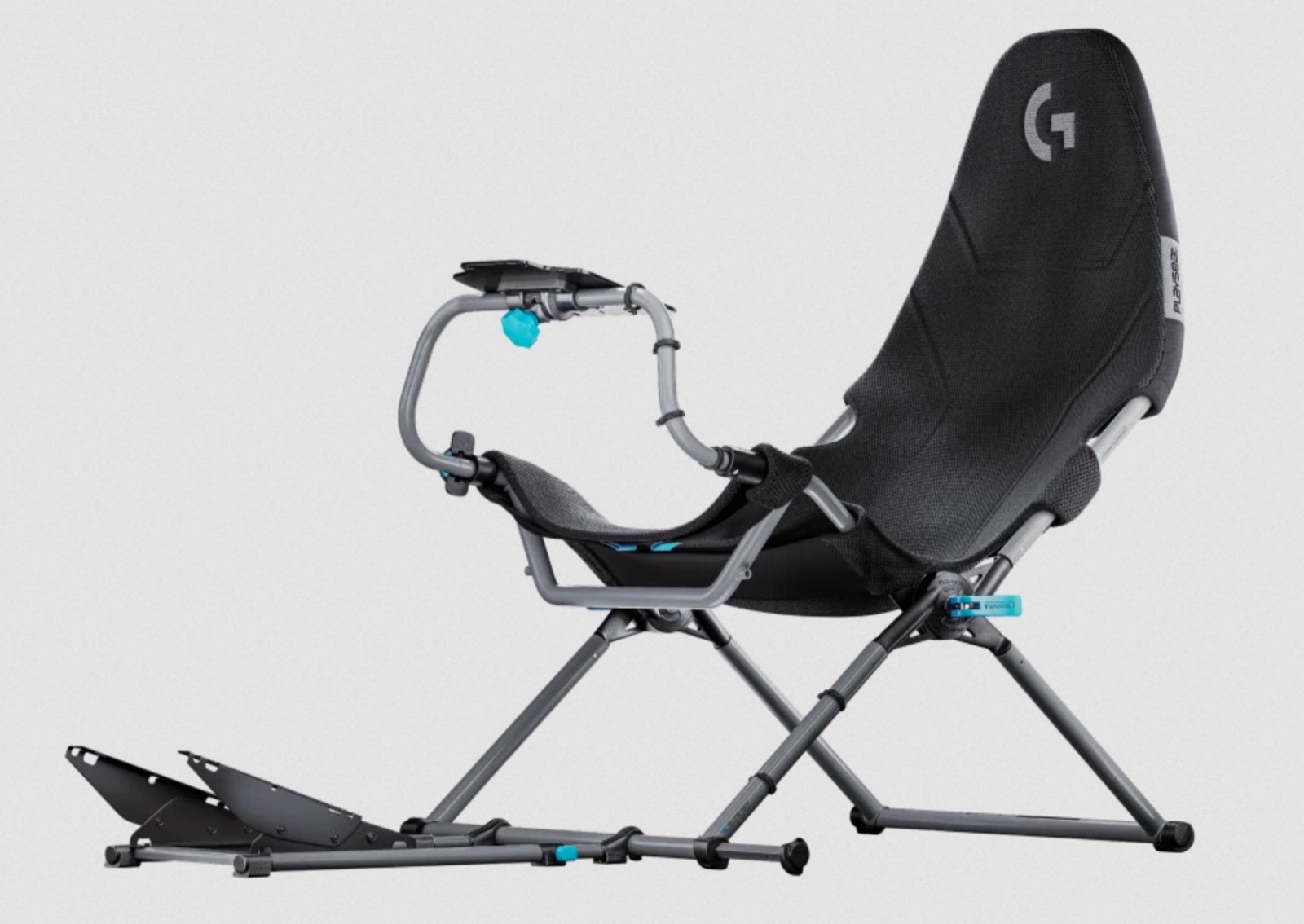 Logitech Playseat Challenge X è la sedia per simulatori di corse super-compatta Logitech Playseat Challenge X è la sedia per simulatori di corse super-compatta