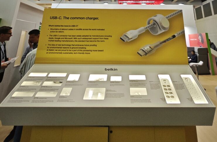 Su Amazon gli sconti Belkin su alimentatori, caricabatterie e cuffie  fino al 50%