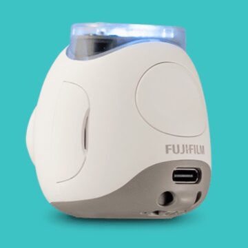 INSTAX Pal è la fotocamera digitale minuscola