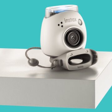 INSTAX Pal è la fotocamera digitale minuscola