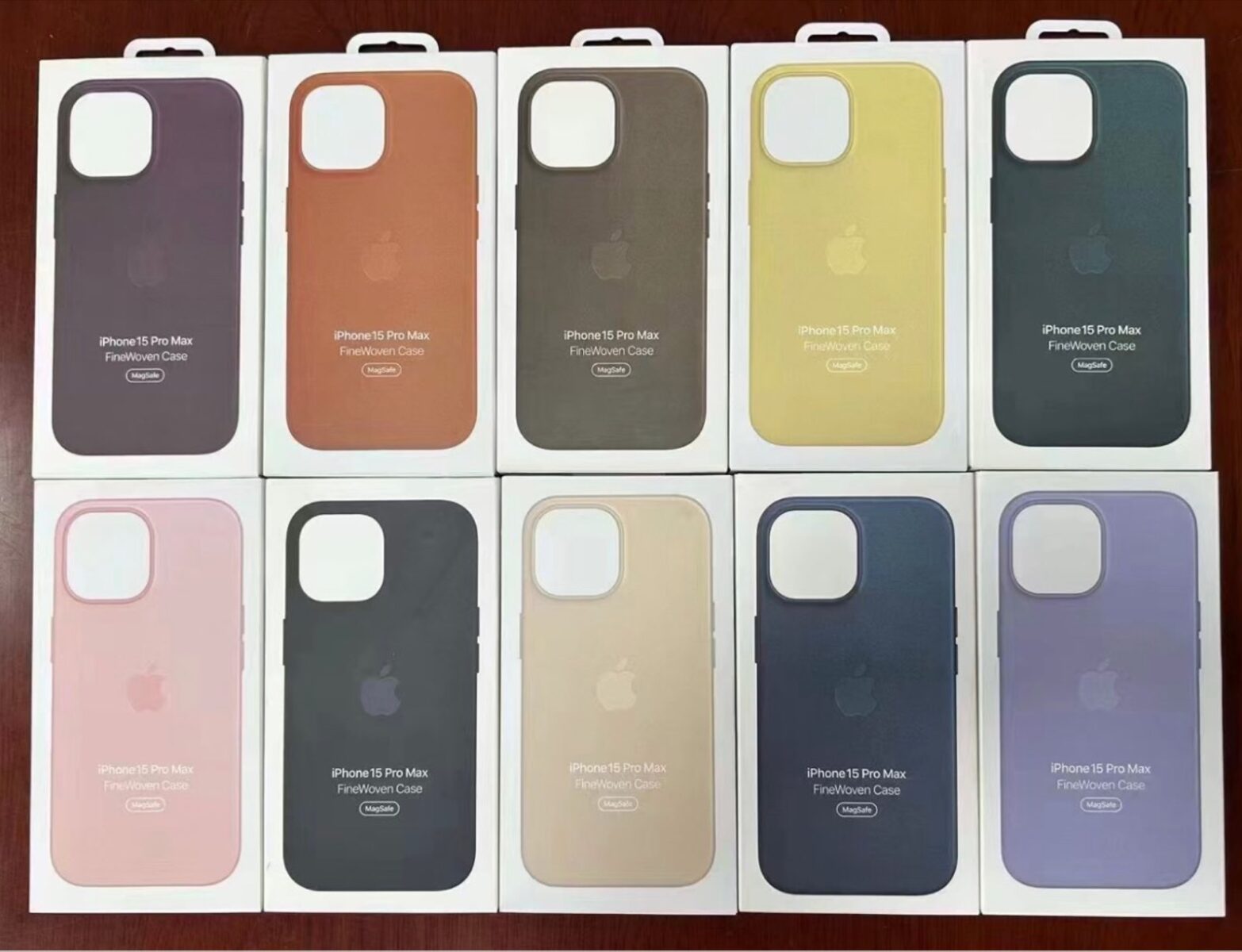 Apple FineWoven sostituisce la pelle ma non piace Apple FineWoven sostituisce la pelle ma non piace