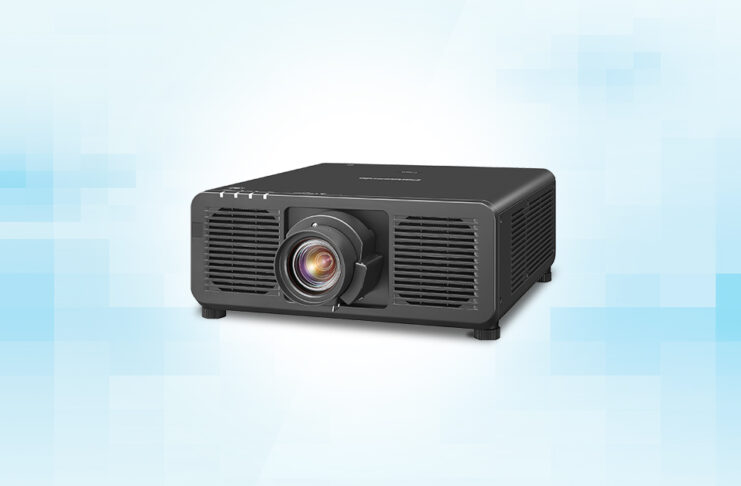 Panasonic presenta i nuovi proiettori PT-REQ15 e PT-REZ15