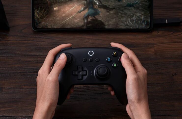 8BitDo, il controller universale per giocare è scontatissimo