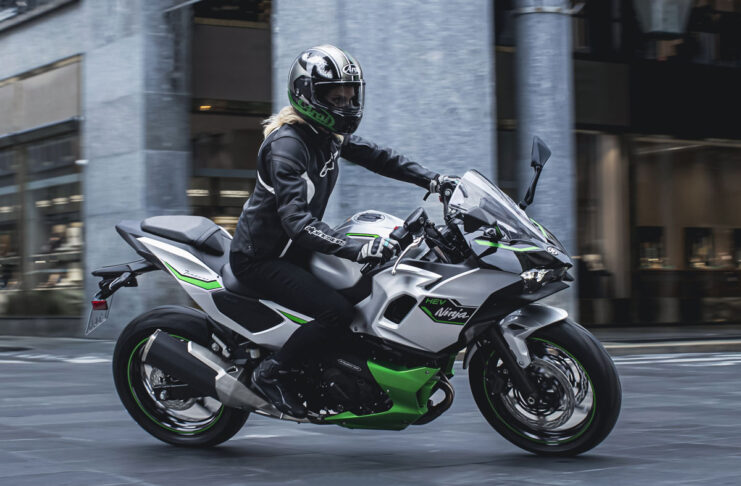 Kawasaki Ninja 7 è la prima moto ibrida