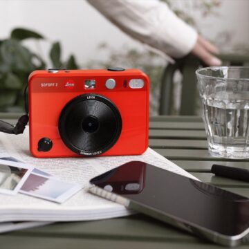 Leica Sofort 2, fotocamera istantanea con memoria integrata