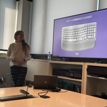 Logitech wave keys costruzione 6