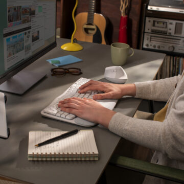 Logitech Wave Keys è la tastiera ergonomica per controllarli tutti