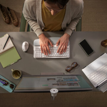 Logitech Wave Keys è la tastiera ergonomica per controllarli tutti