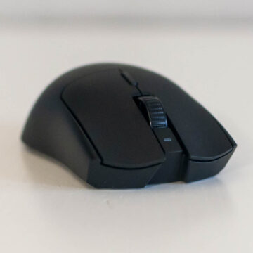 Recensione Razer Viper V3 Hyperspeed, ottima tecnologia in un mouse normale solo in superficie