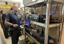 Nuova stretta alla pirateria dello streaming, FAPAV traccia la rotta Operazione antipirateria, smantellata in Puglia centrale trasmissione abusiva piattaforma SKY