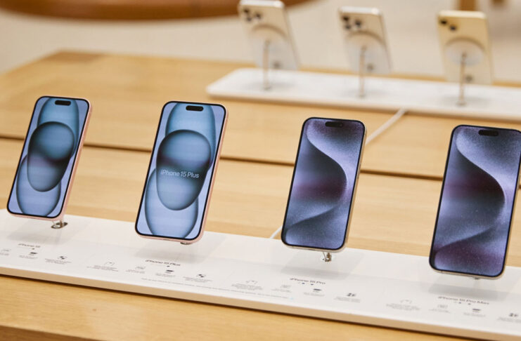 Alcuni utenti di iPhone 15 lamentano lo spegnimento del telefono in orari notturni