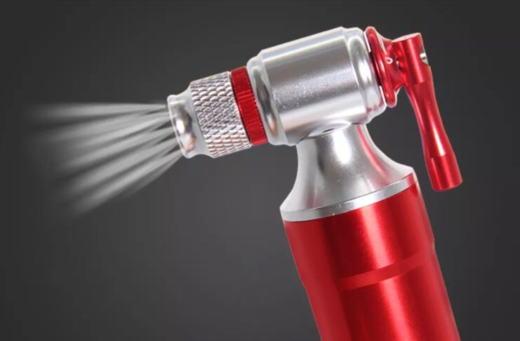 Mini-pompa a CO2 per bicicletta a soli 6 €