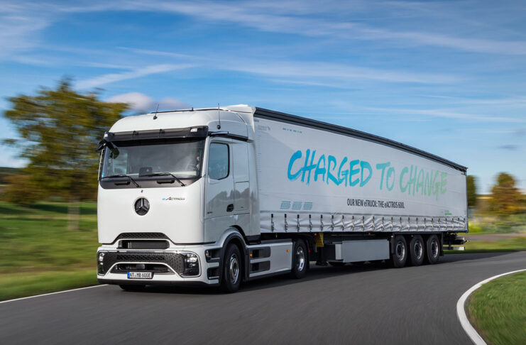 Mercedes-Benz Trucks, anteprima del truck elettrico eActros 600 per il trasporto a lungo raggio
