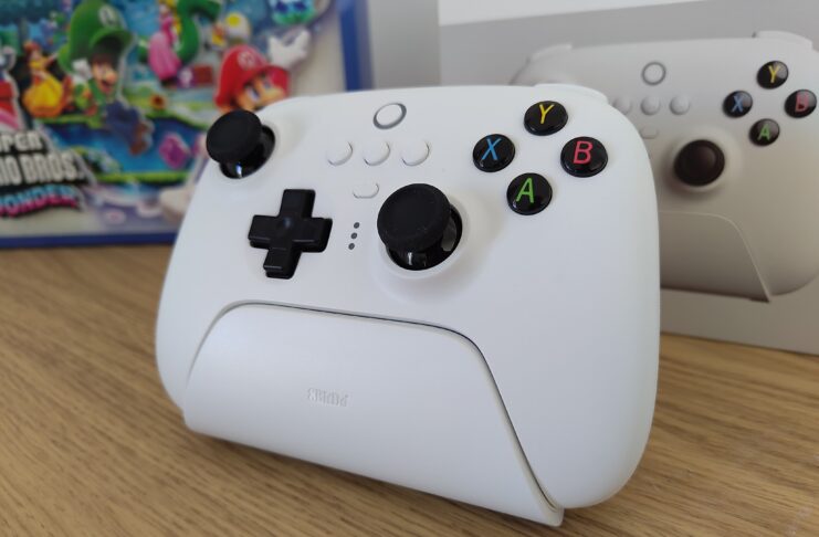 8BitDo Ultimate 2.4G, in prova il controller che supporta ufficialmente le piattaforme Apple