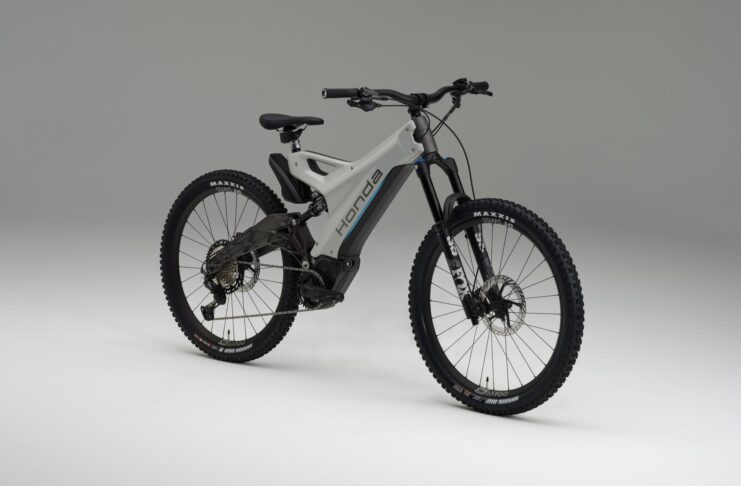 Honda svela la sua prima bicicletta elettrica
