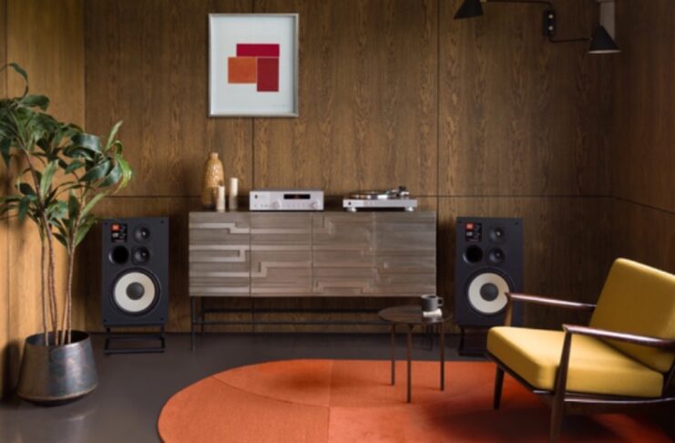 JBL Classic svela amplificatore, lettore CD, giradischi e media player