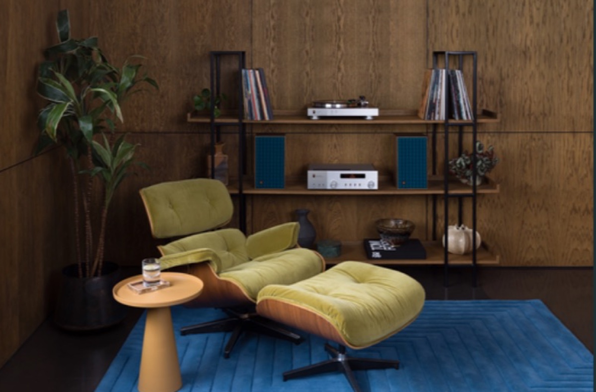 JBL Classic svela amplificatore, lettore CD, giradischi e media player