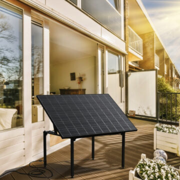 Il tavolino per giardino e balcone diventa centrale solare